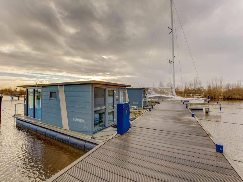 ホテル Modern Houseboat In Marina Of フォーレンダム エクステリア 写真
