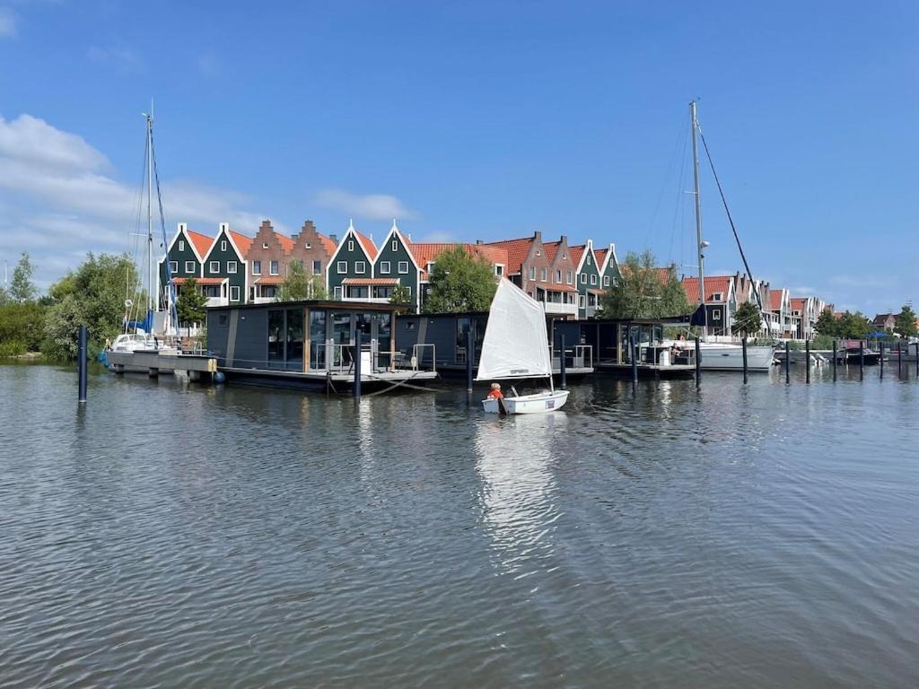ホテル Modern Houseboat In Marina Of フォーレンダム エクステリア 写真