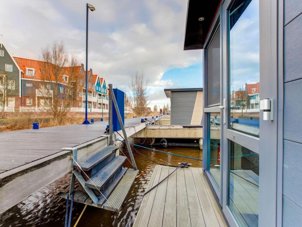 ホテル Modern Houseboat In Marina Of フォーレンダム エクステリア 写真